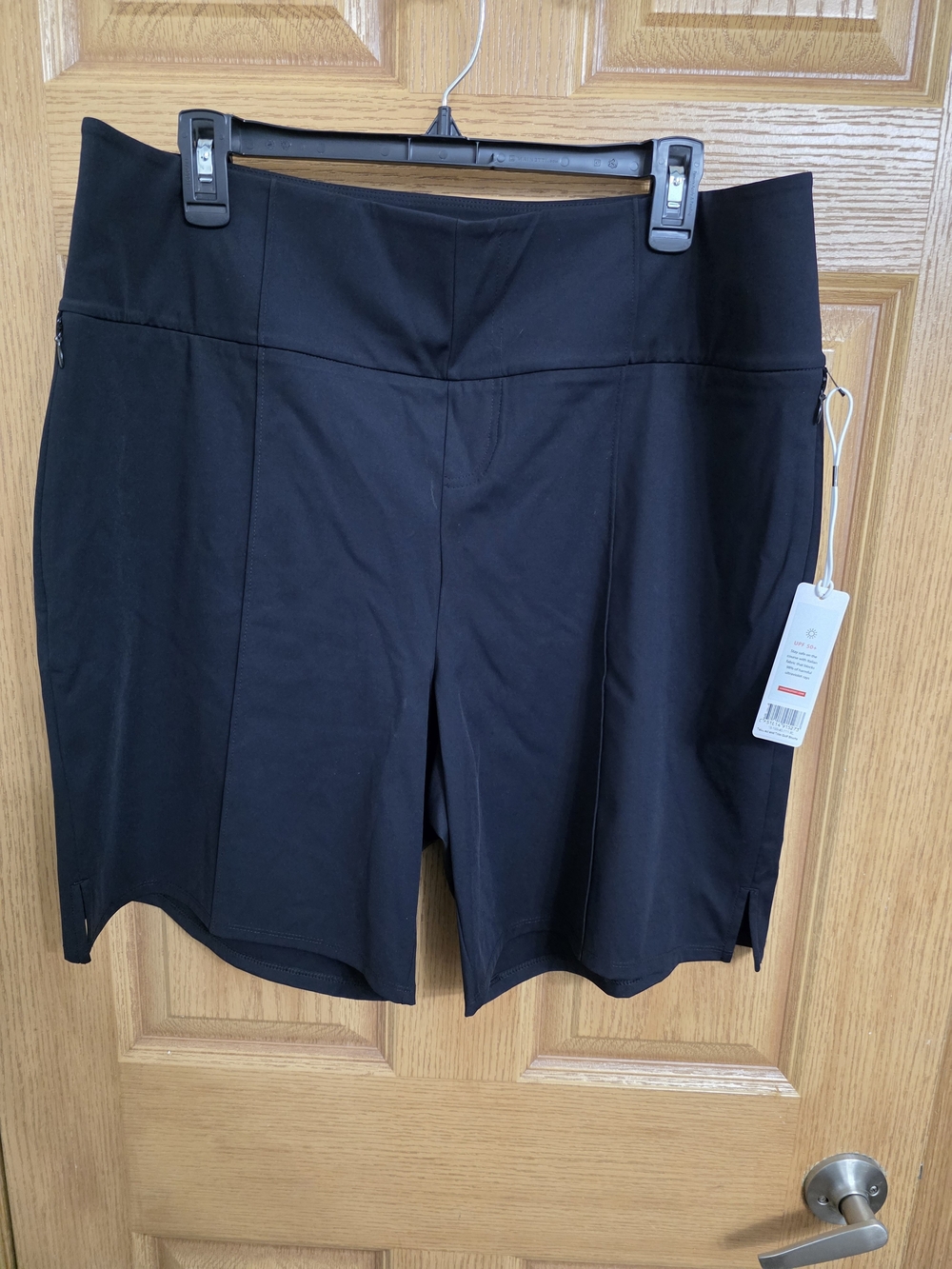 Kinona Black High-Waist Golf Shorts with Side Zips
